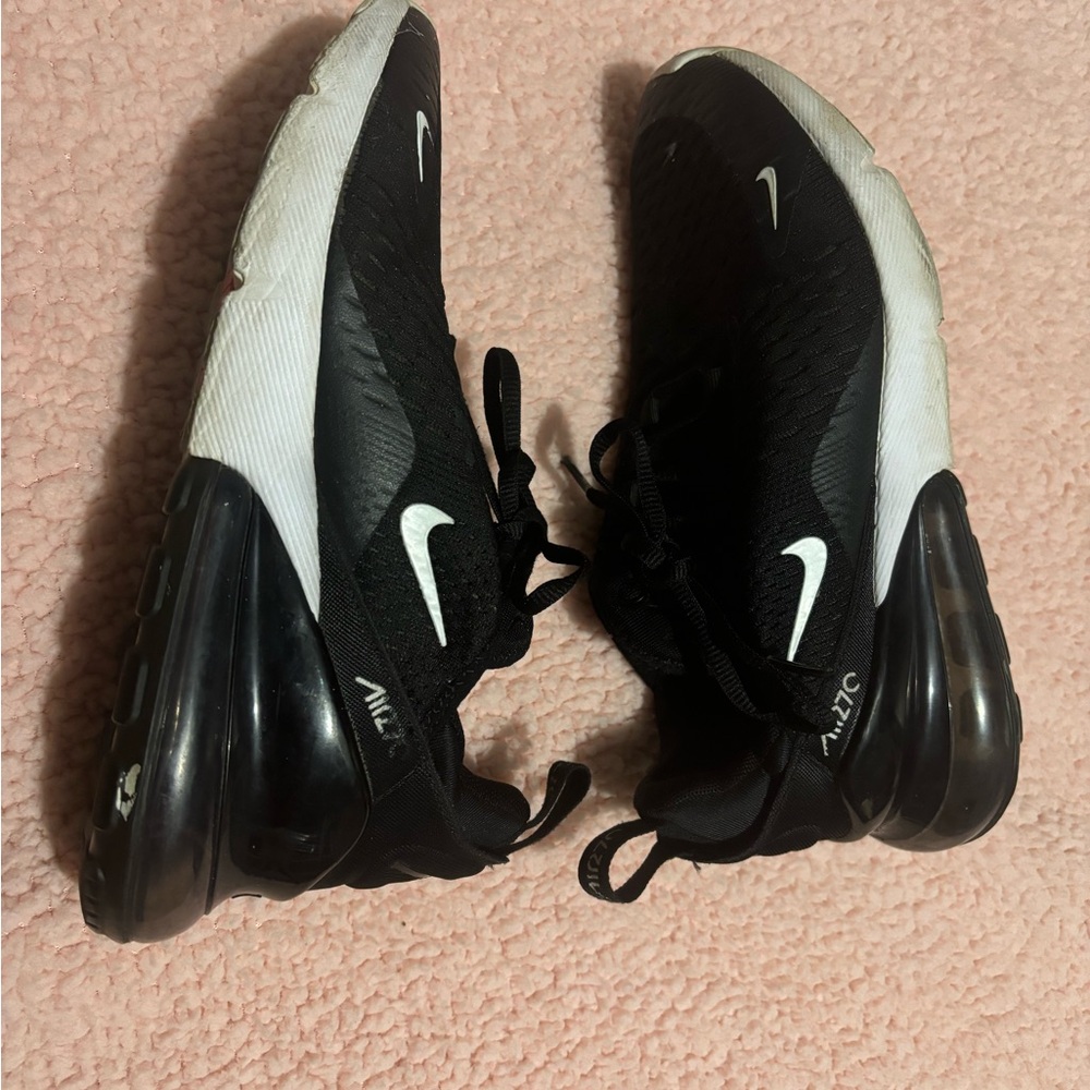 Nike Black and White Athletic Shoes Sleek Design